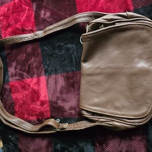 Elegant Brown Leather Shoulder Bag